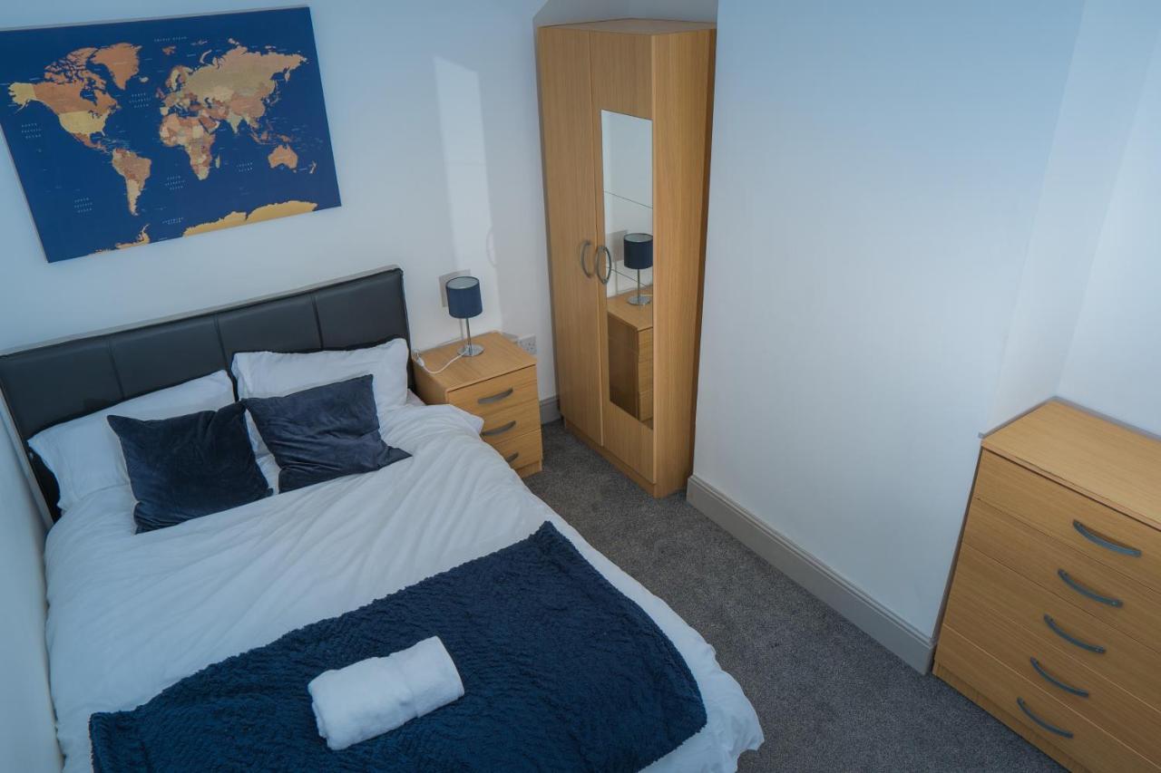 The Highfield Villa, 5 Bedrooms, Northampton Centre, Sleeps 10 Экстерьер фото